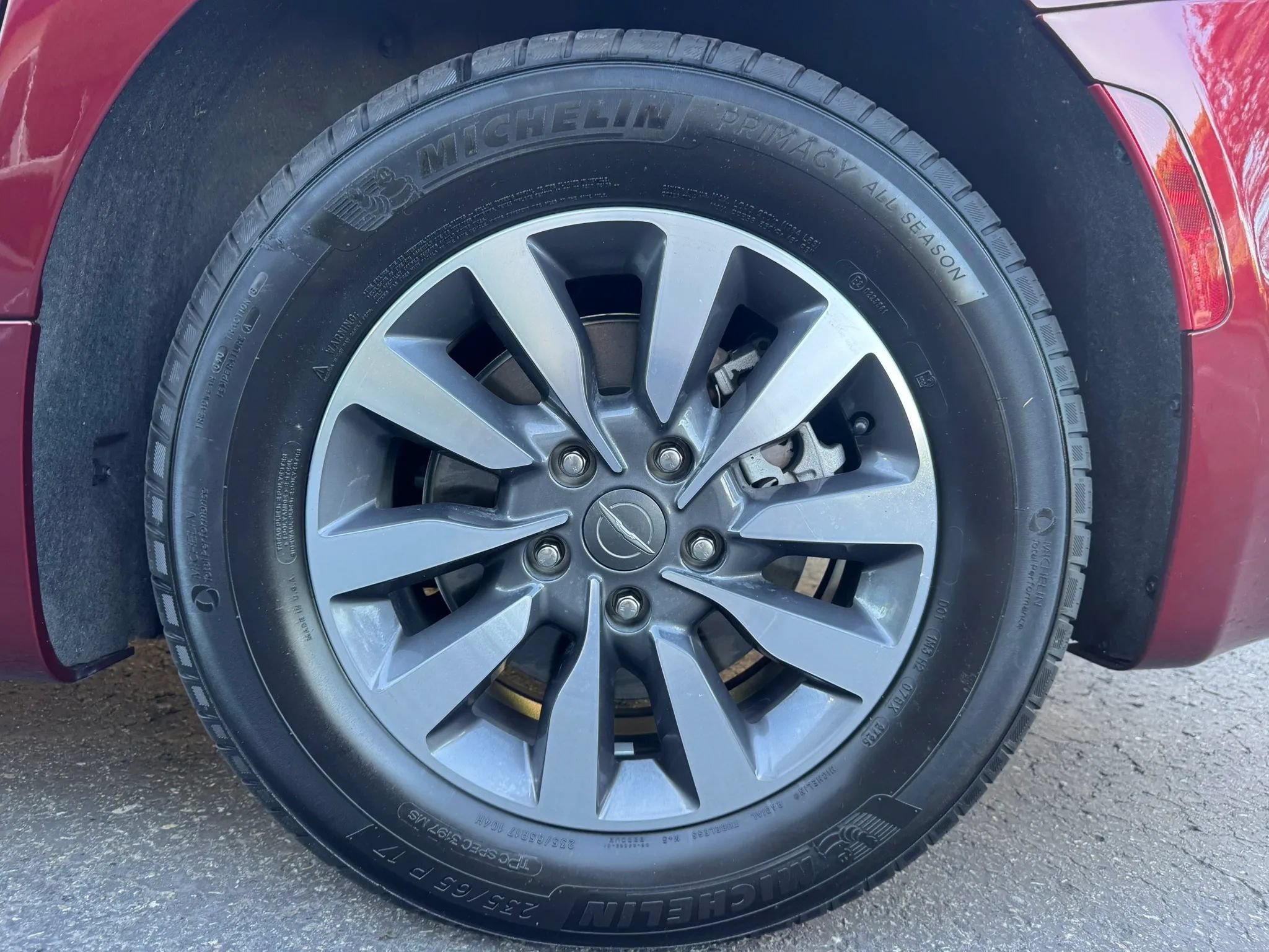 Used 2021 Chrysler Pacifica Limited w/ Premium & Safety Sphere Group FWD image 19