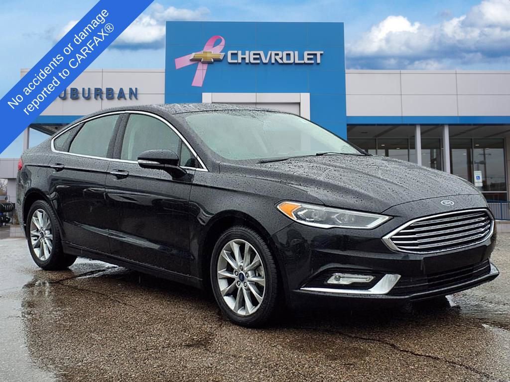 Used 2017 Ford Fusion SE w/ Fusion SE Technology Package image 3