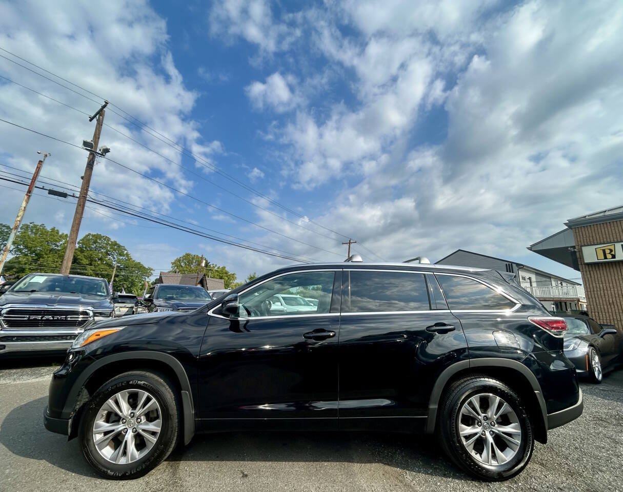 Used 2014 Toyota Highlander XLE AWD/4WD image 2