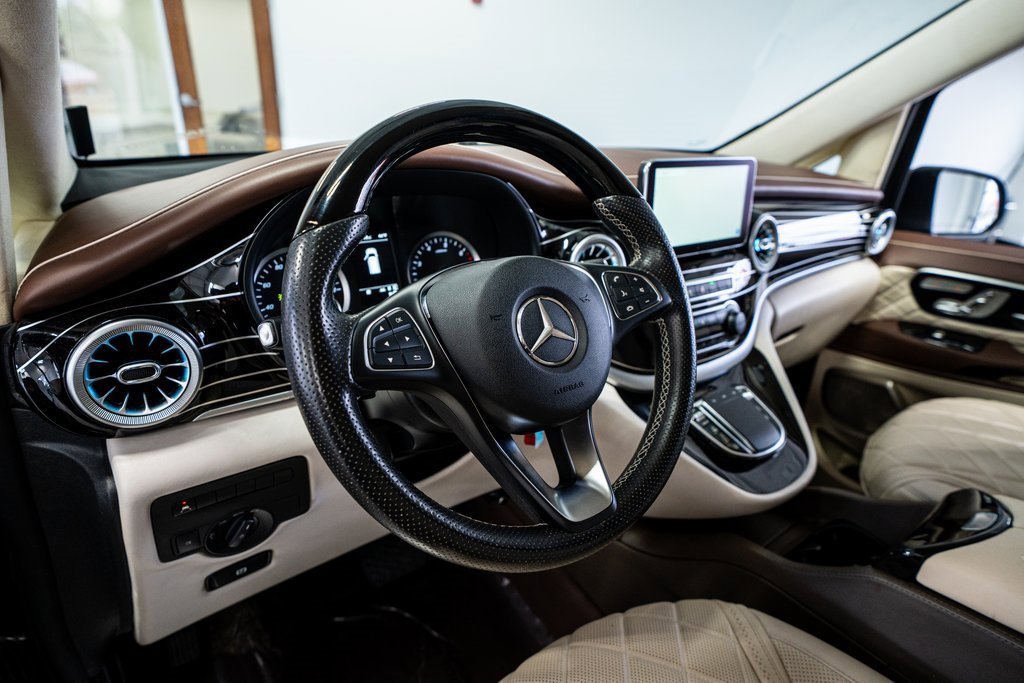 Used 2020 Mercedes-Benz Metris Passenger image 30