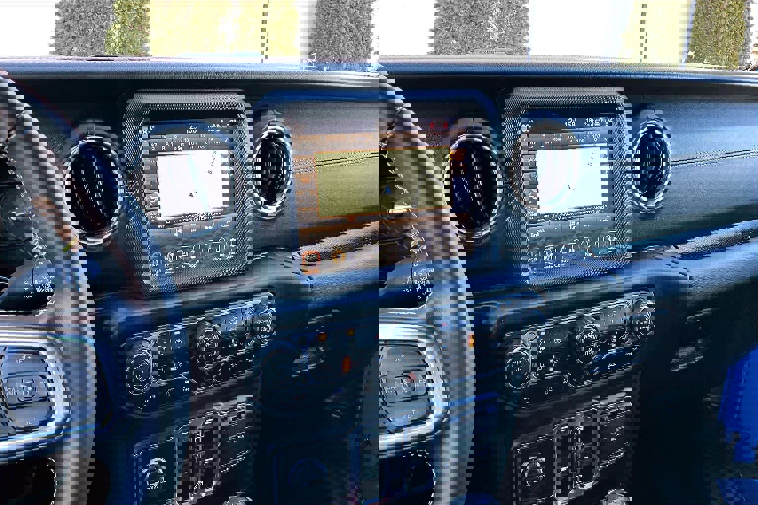 Used 2022 Jeep Wrangler Unlimited Sahara w/ Cold Weather Group image 6