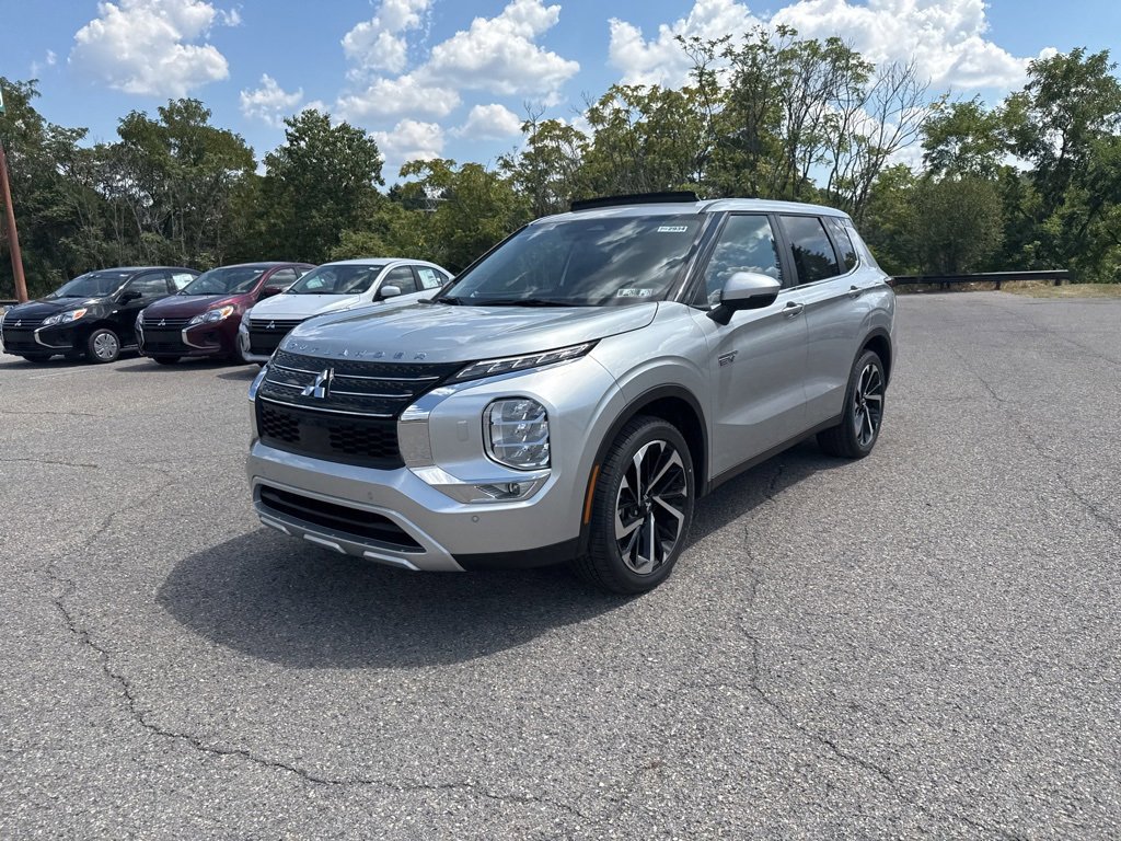 New 2025 Mitsubishi Outlander SE image 18