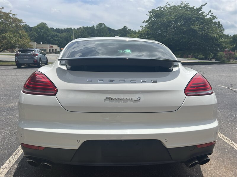 Used 2015 Porsche Panamera image 7