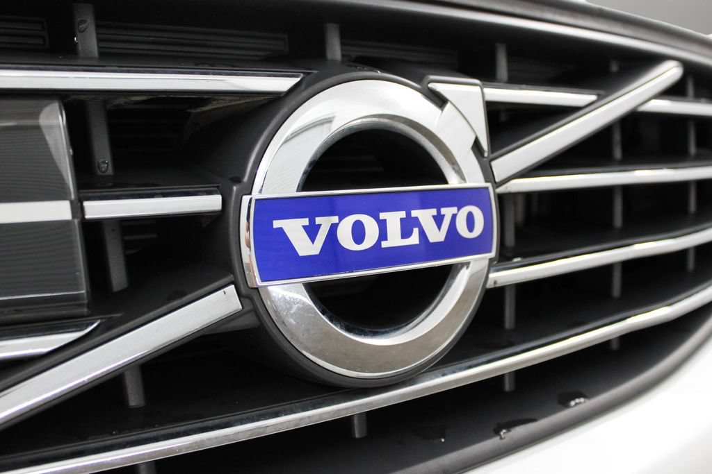 Used 2017 Volvo XC60 T6 Inscription w/ Advanced Package AWD/4WD image 44