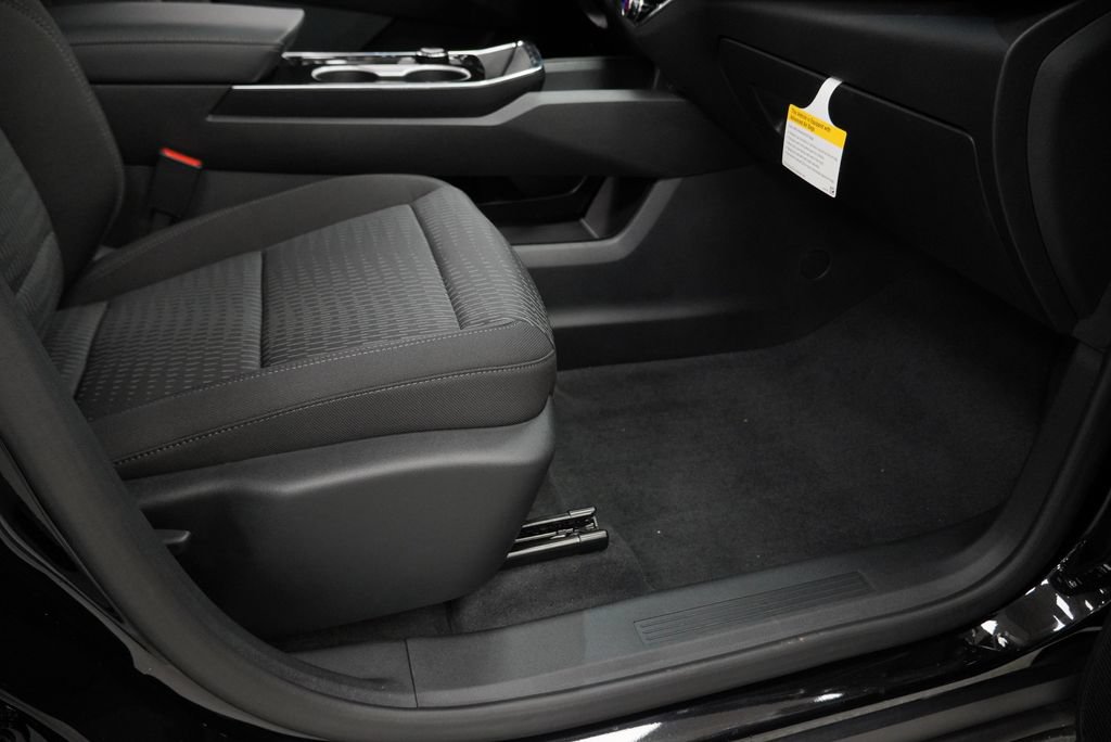 New 2027 Chevrolet Equinox LT FWD image 30