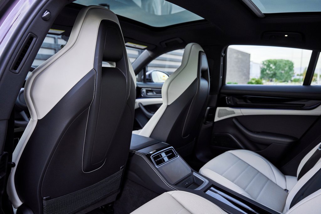 Used 2025 Porsche Panamera 4 w/ Premium Package image 43