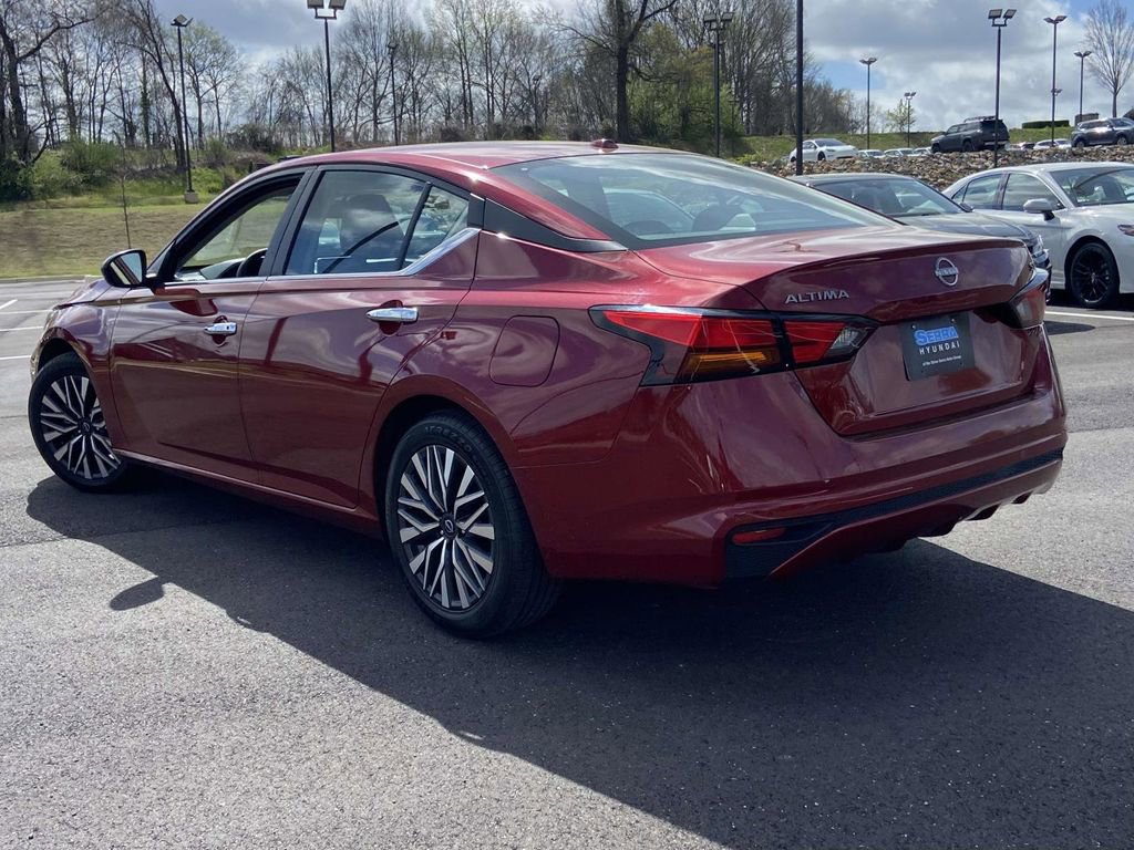 Used 2024 Nissan Altima 2.5 SV FWD image 5
