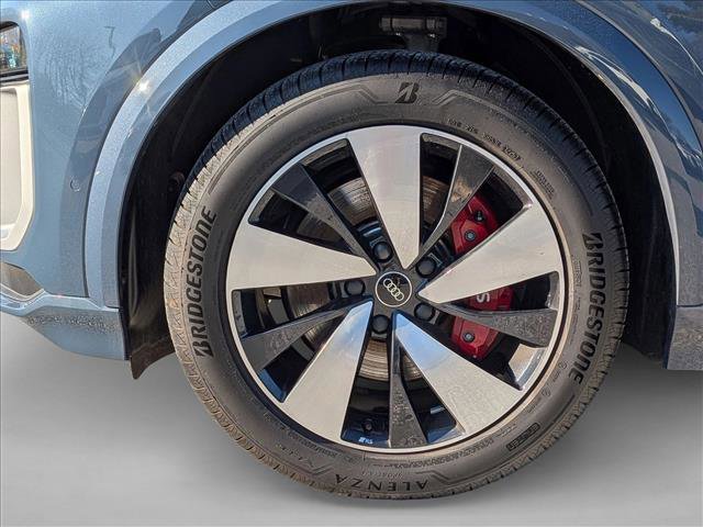 New 2025 Audi SQ6 e-tron Prestige image 9