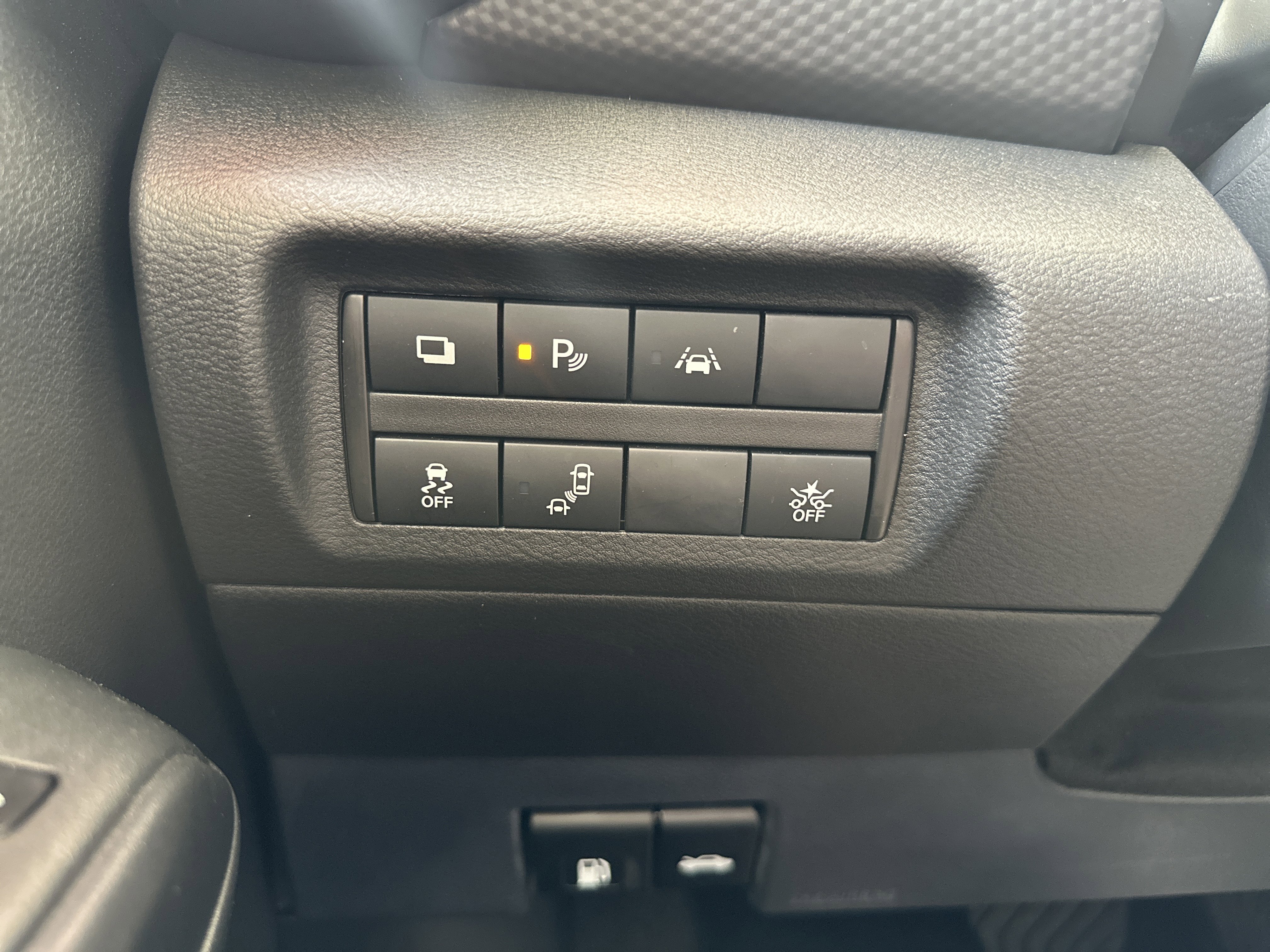 Used 2022 Nissan Kicks S FWD image 23