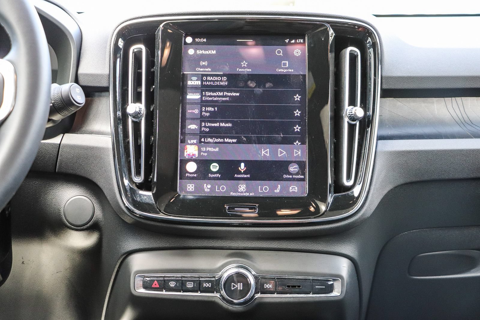 Used 2023 Volvo XC40 Recharge Ultimate AWD/4WD image 14