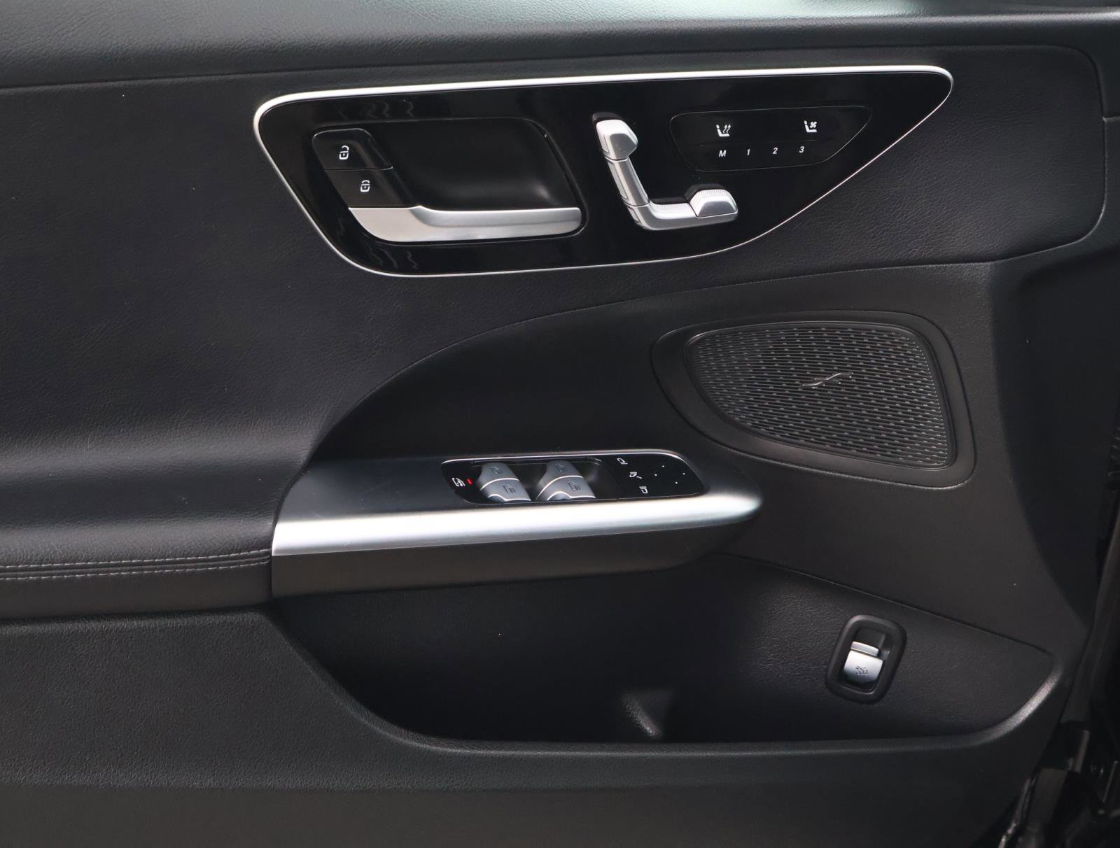 Used 2024 Mercedes-Benz C 300 4MATIC Sedan image 16