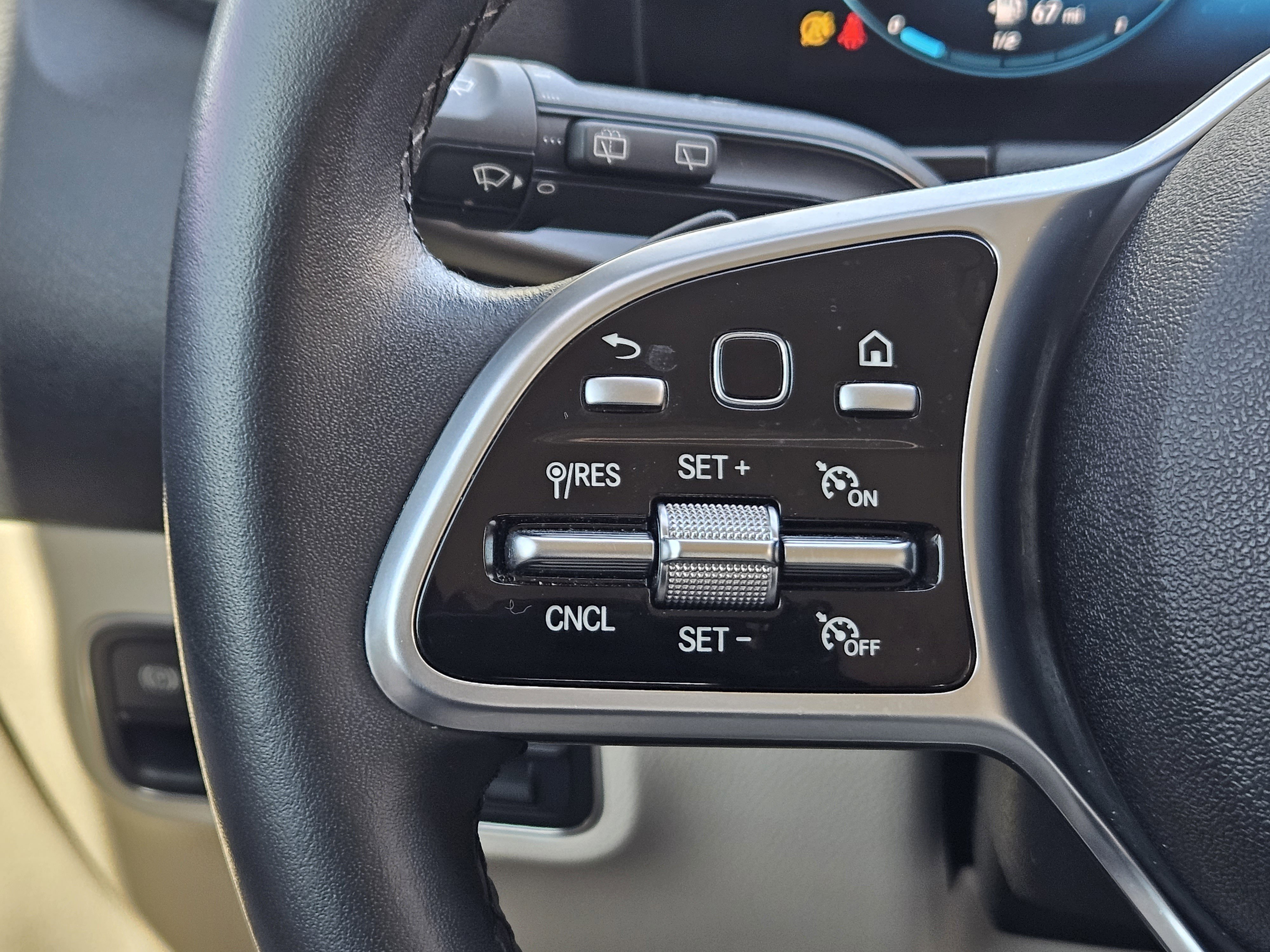 Certified 2022 Mercedes-Benz GLA 250 image 26