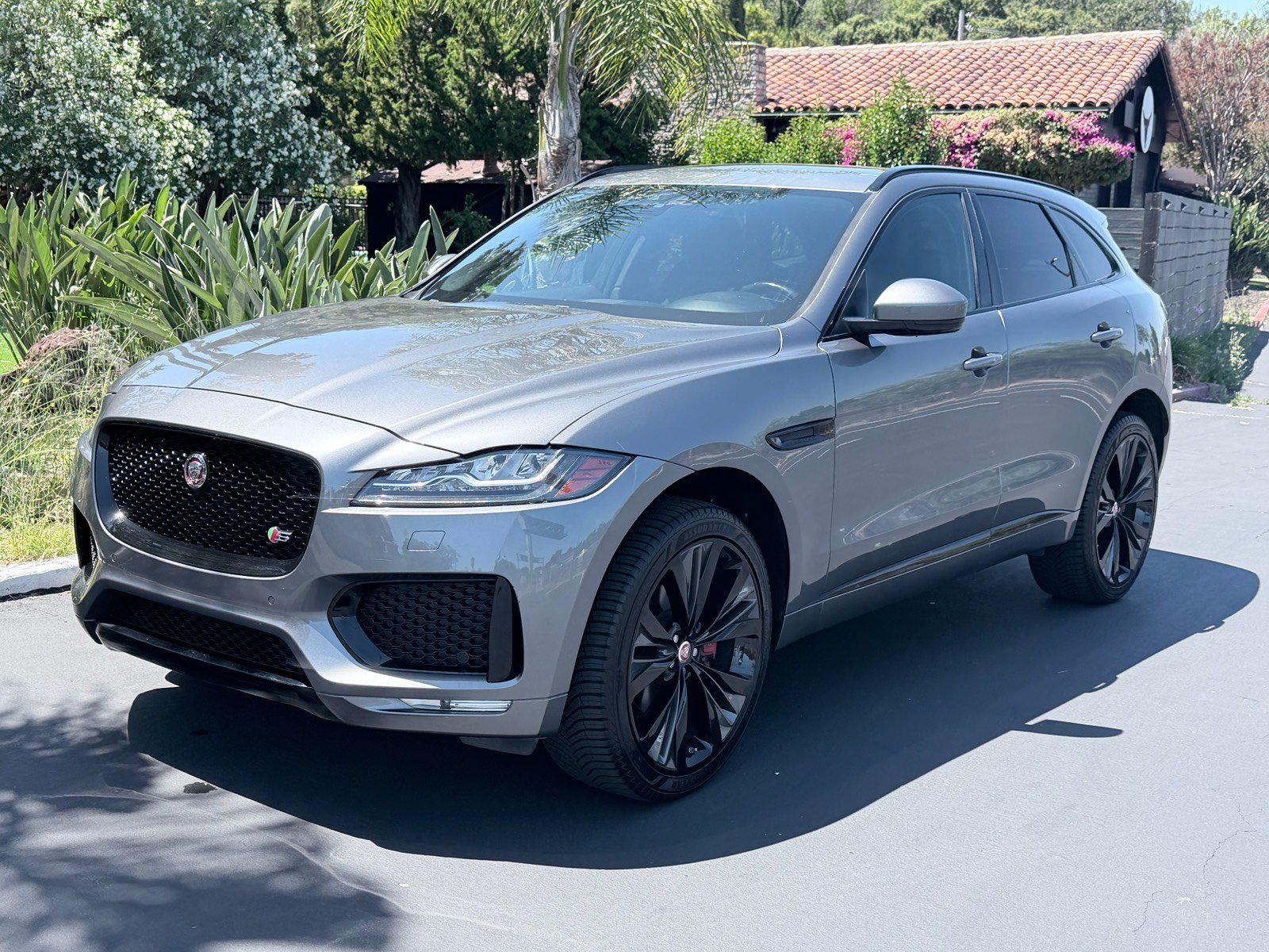 Used 2017 Jaguar F-PACE S AWD/4WD image 1