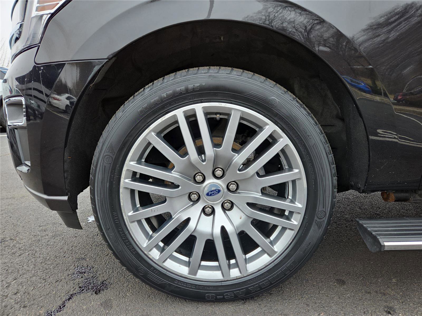 Used 2023 Ford Expedition Max Limited image 11