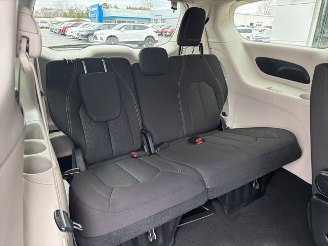 Used 2024 Chrysler Voyager LX image 19