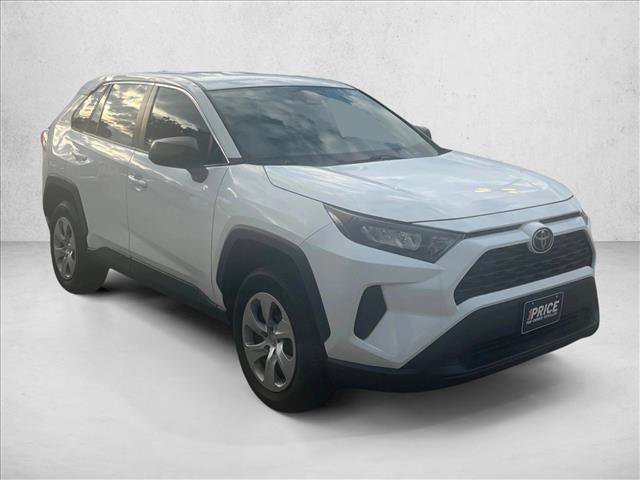 Used 2022 Toyota RAV4 LE FWD image 4
