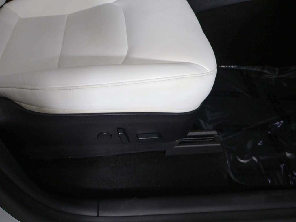 Used 2020 Tesla Model Y Long Range AWD/4WD image 31