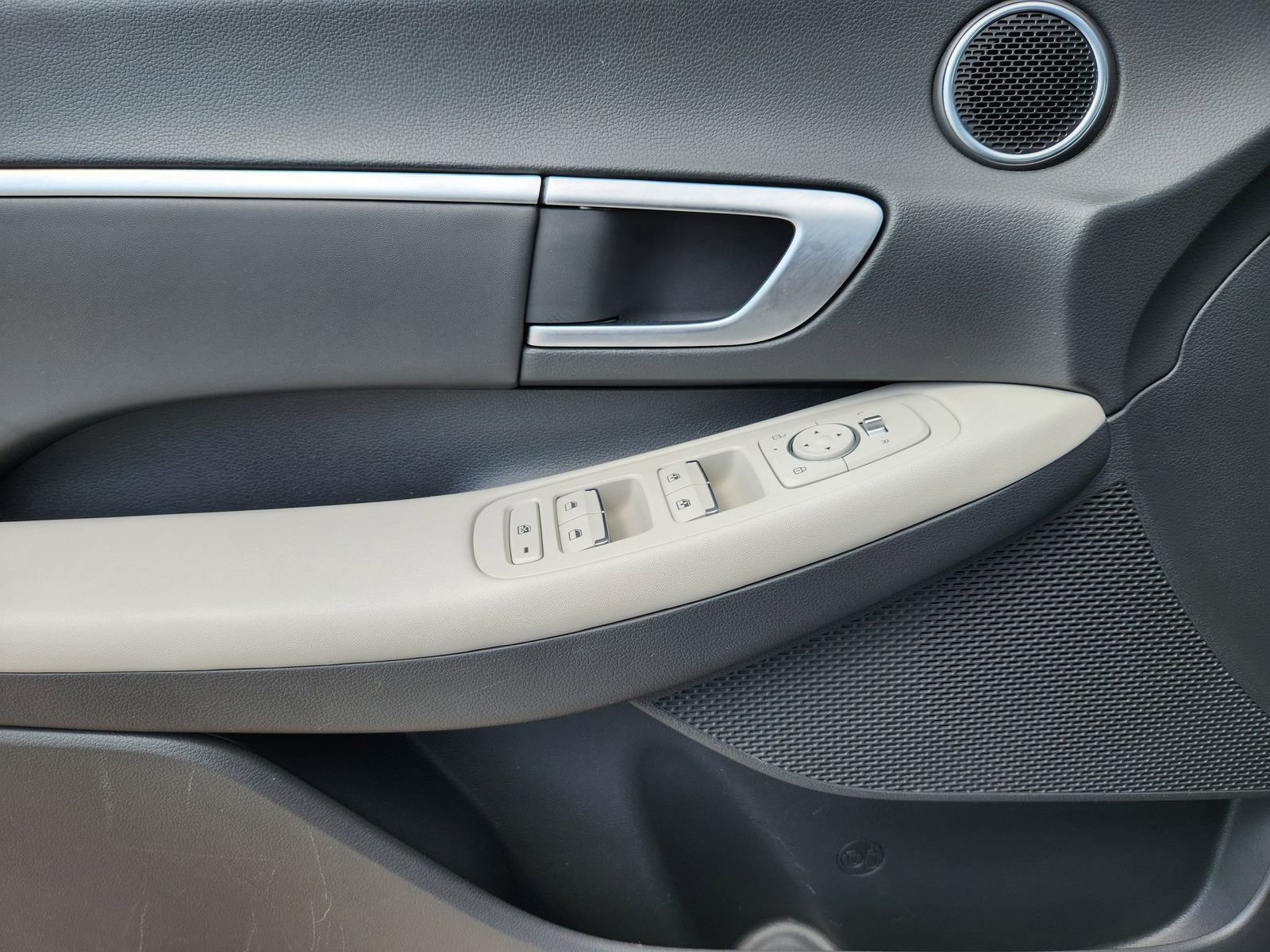 Used 2025 Hyundai Sonata SEL FWD image 29