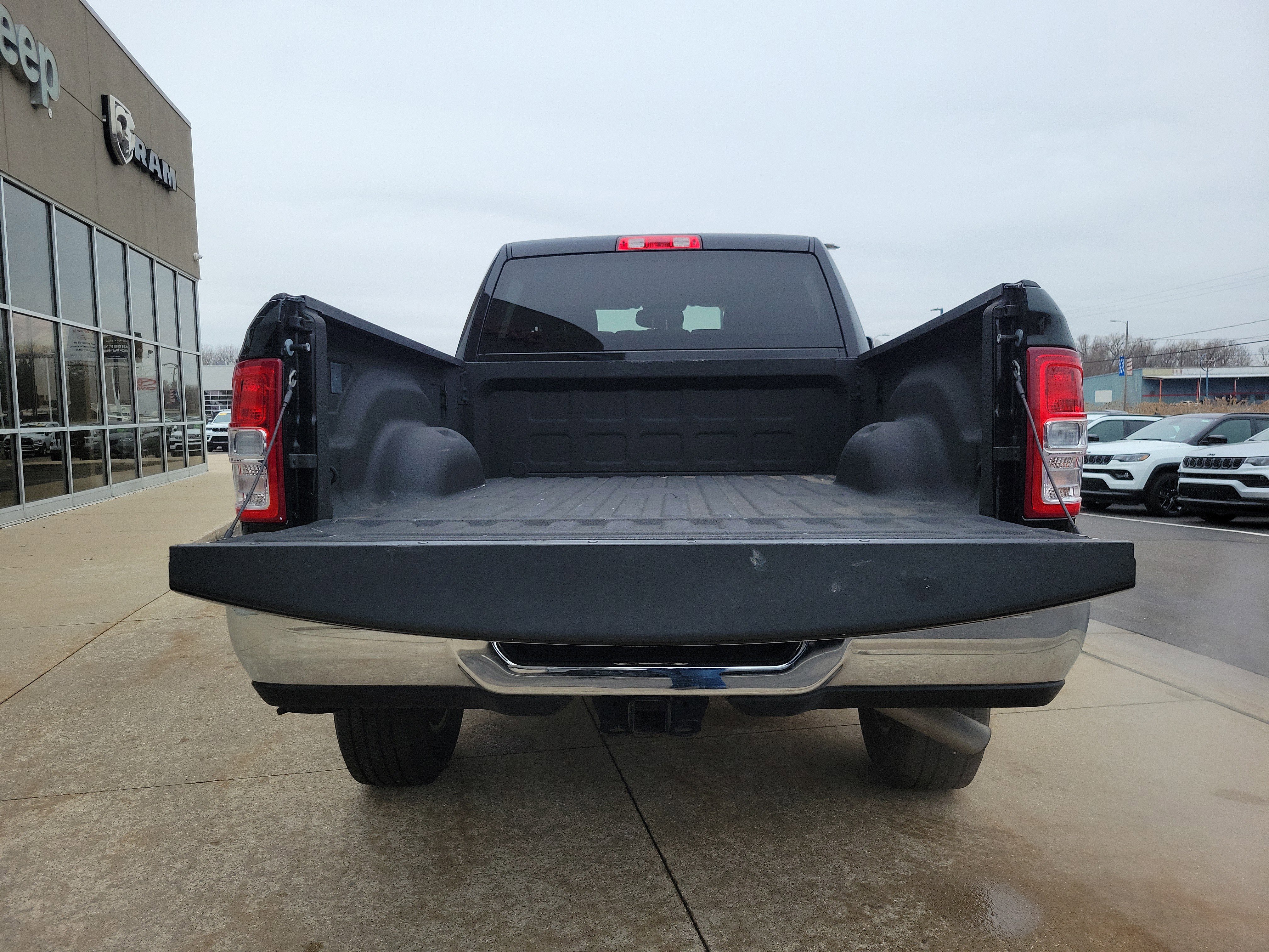 Used 2024 RAM 2500 Big Horn w/ Bed Utility Group image 20