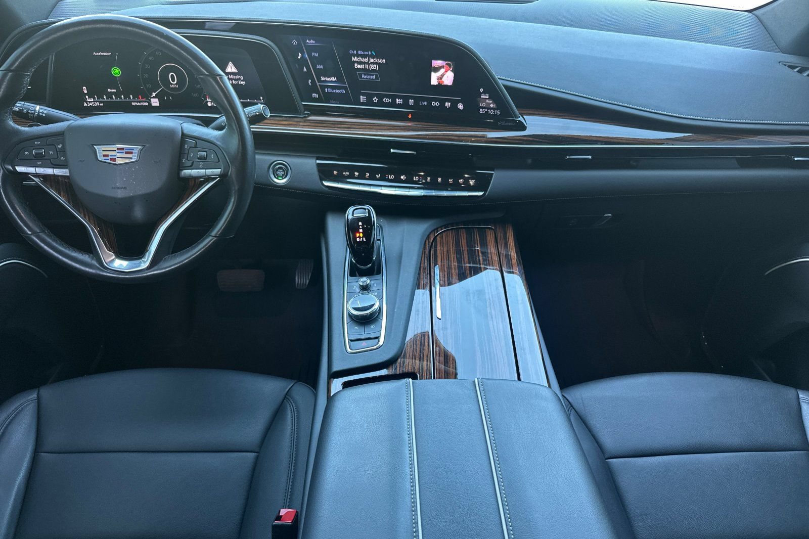 Used 2022 Cadillac Escalade Luxury AWD/4WD image 15