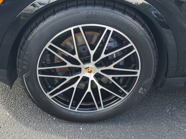 Used 2024 Porsche Cayenne Coupe image 31