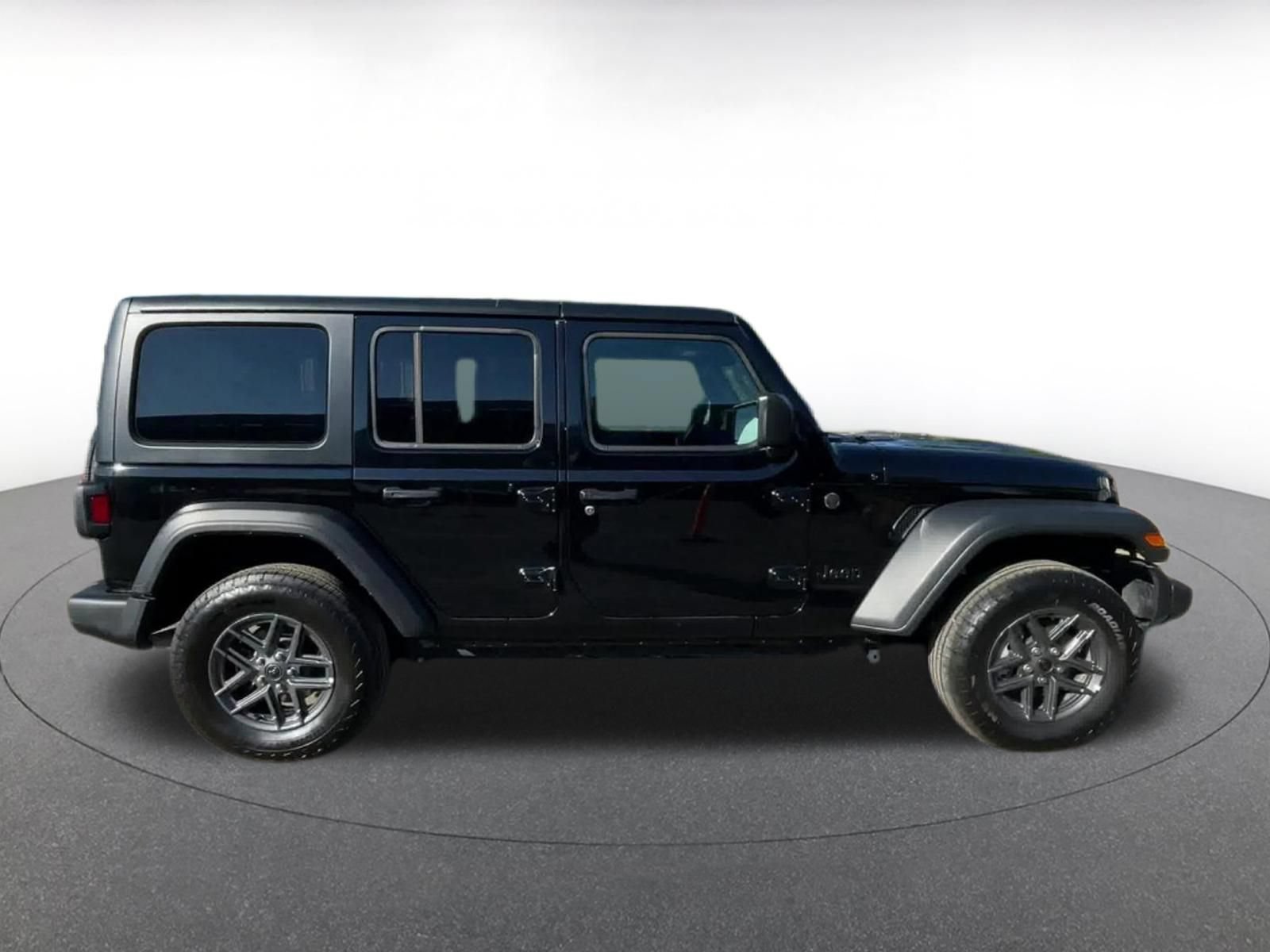 Used 2025 Jeep Wrangler Unlimited Sport AWD/4WD image 12