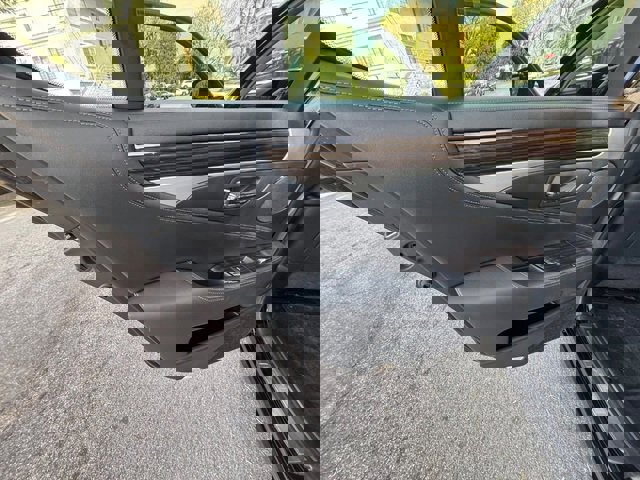 Used 2017 Lexus LS 460 w/ Comfort Package image 40