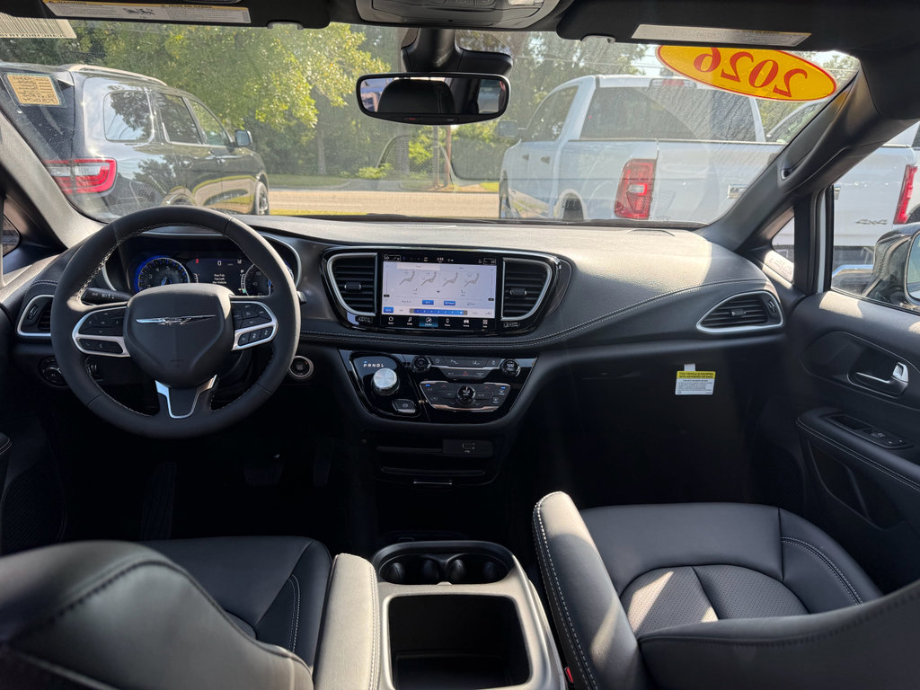New 2026 Chrysler Pacifica Select image 10