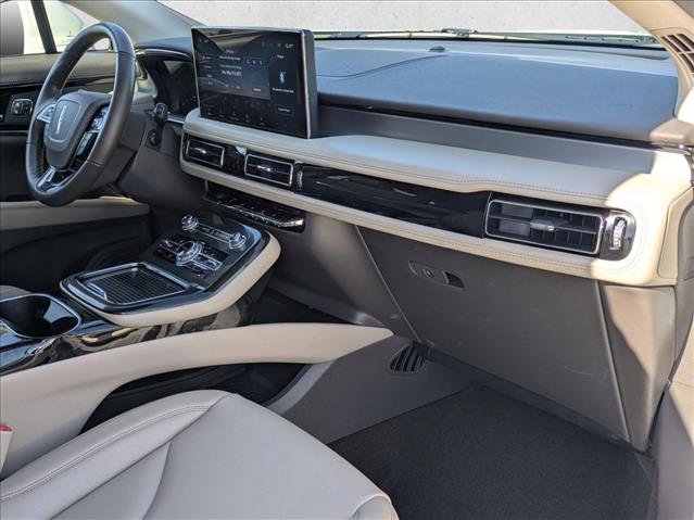 Used 2023 Lincoln Nautilus Standard image 21