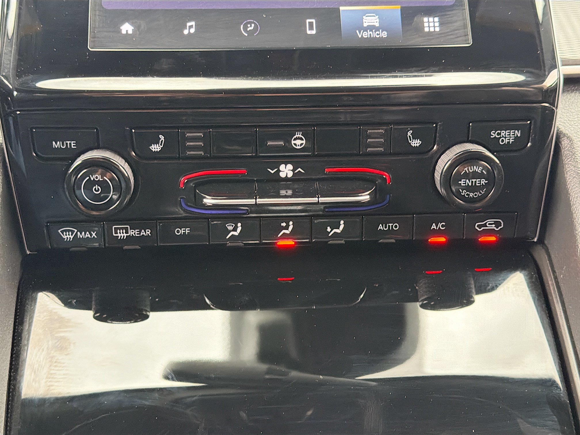 Used 2024 Jeep Grand Cherokee Altitude AWD/4WD image 23
