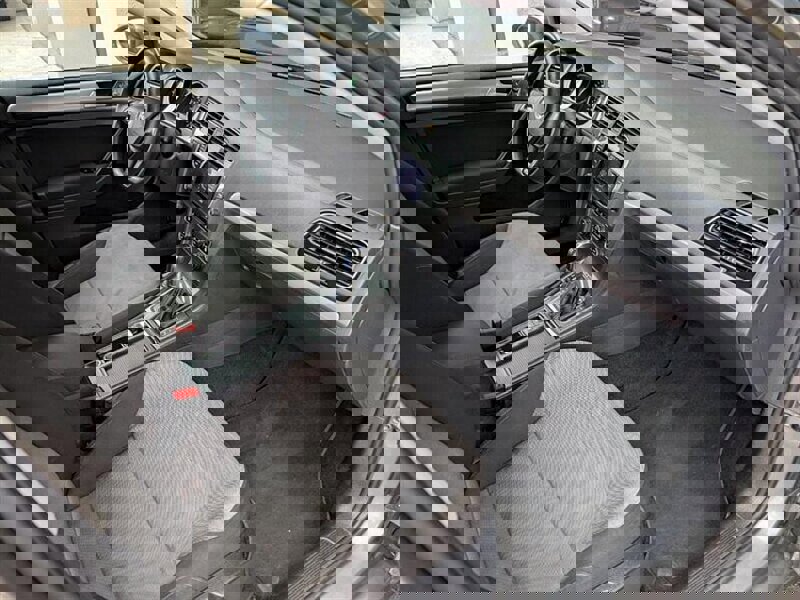 Used 2015 Volkswagen e-Golf Limited Edition image 4