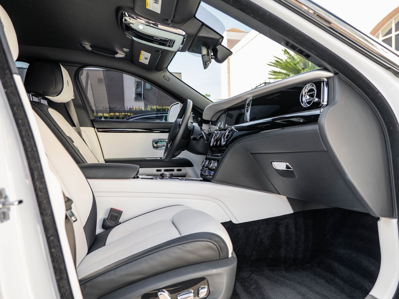 Used 2022 Rolls-Royce Ghost image 34