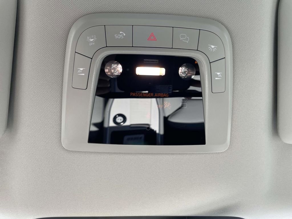 New 2025 Volvo EX90 Plus w/ Protection Package Premier image 18