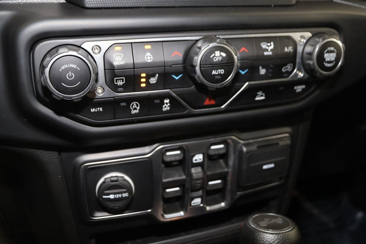Used 2022 Jeep Wrangler Unlimited Sport image 25