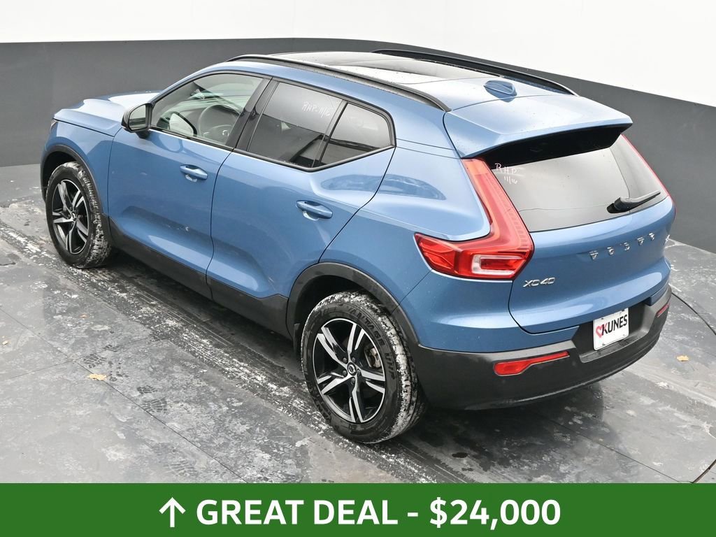 Used 2024 Volvo XC40 B5 Core image 37
