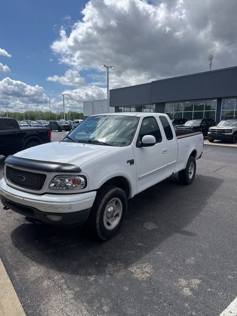Used 2001 Ford F150 XLT AWD/4WD image 2