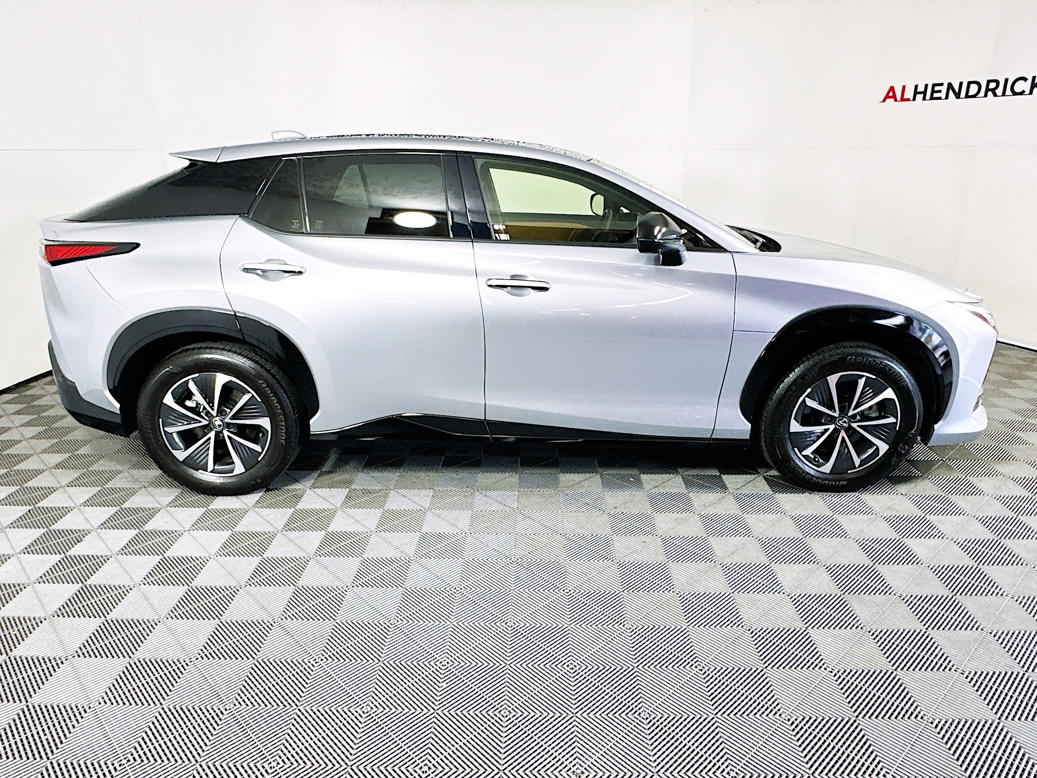 Used 2024 Lexus RZ 300e Premium w/ Accessory Package (Z1) video 2