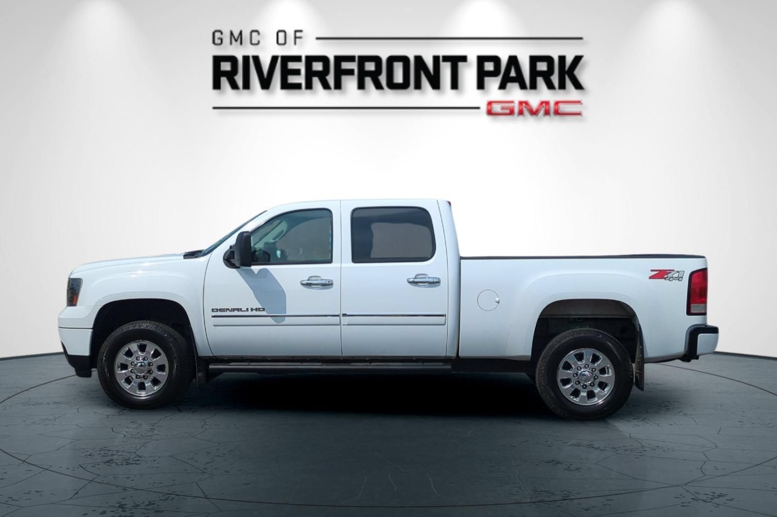 Used 2014 GMC Sierra 2500 Denali AWD/4WD image 6