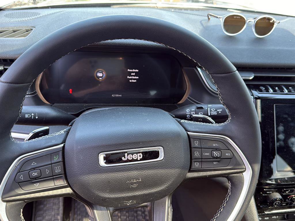 Used 2024 Jeep Grand Cherokee Altitude AWD/4WD image 18