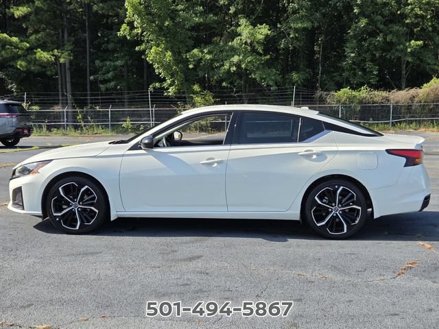 Used 2023 Nissan Altima 2.5 SR FWD image 2