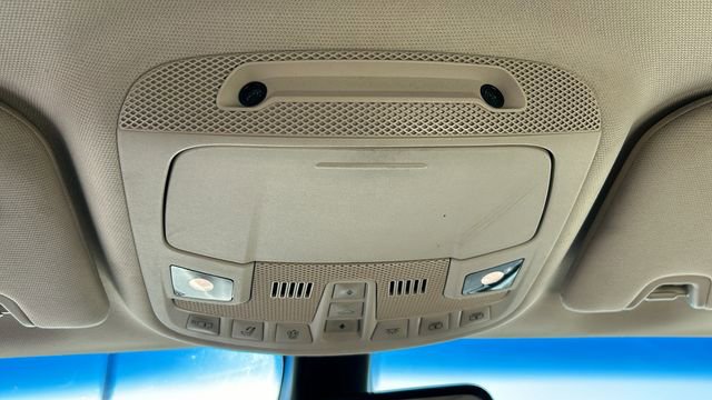 Used 2017 Lincoln Continental Reserve w/ Luxury Package image 23