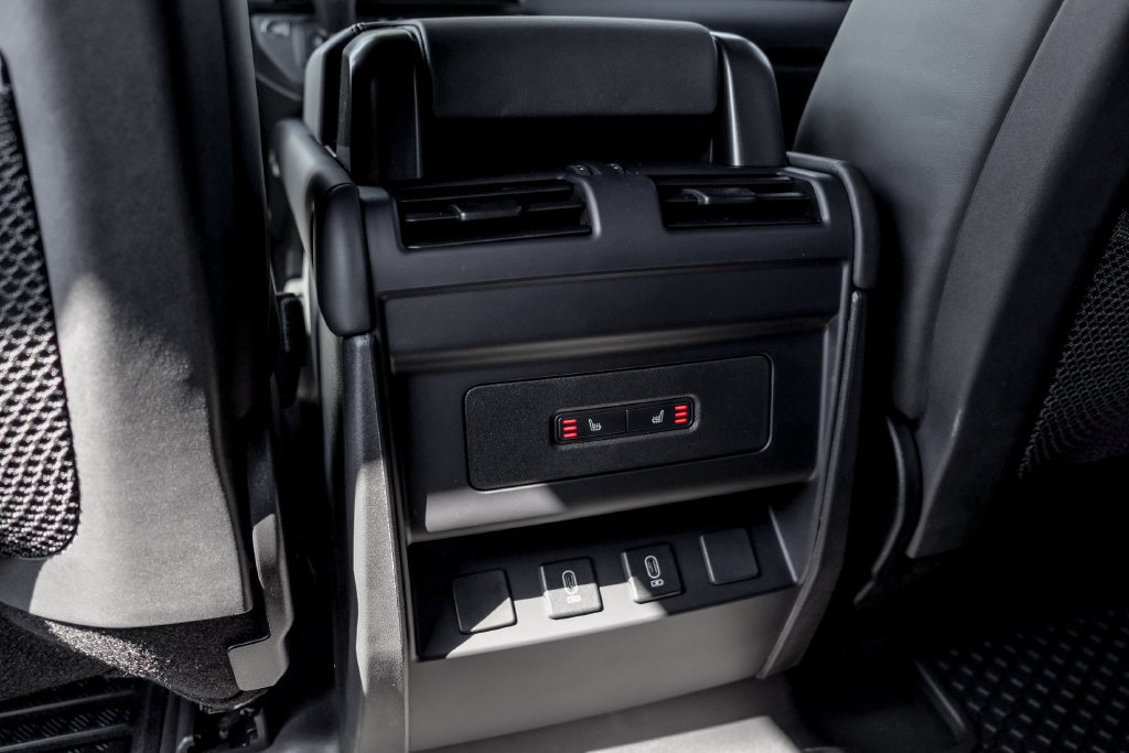 New 2026 Land Rover Defender 110 X-Dynamic SE AWD/4WD image 18