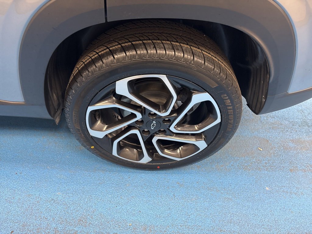 Certified 2025 Chevrolet Trax RS w/ Sunroof Package image 19