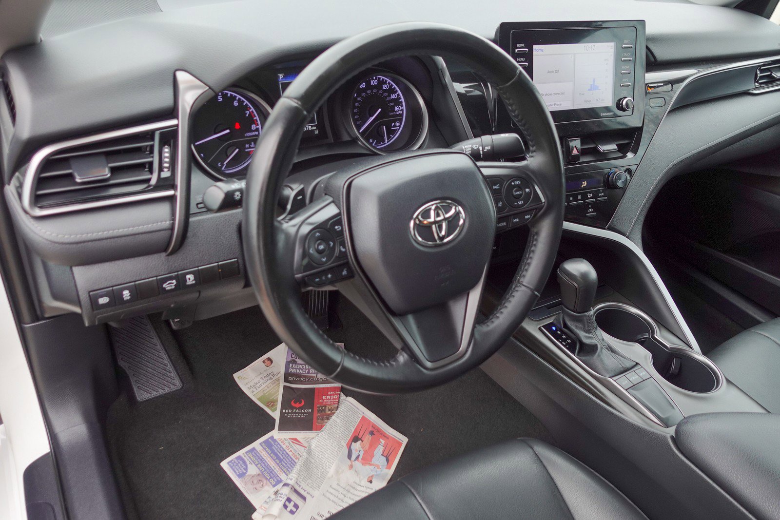 Used 2022 Toyota Camry SE image 9