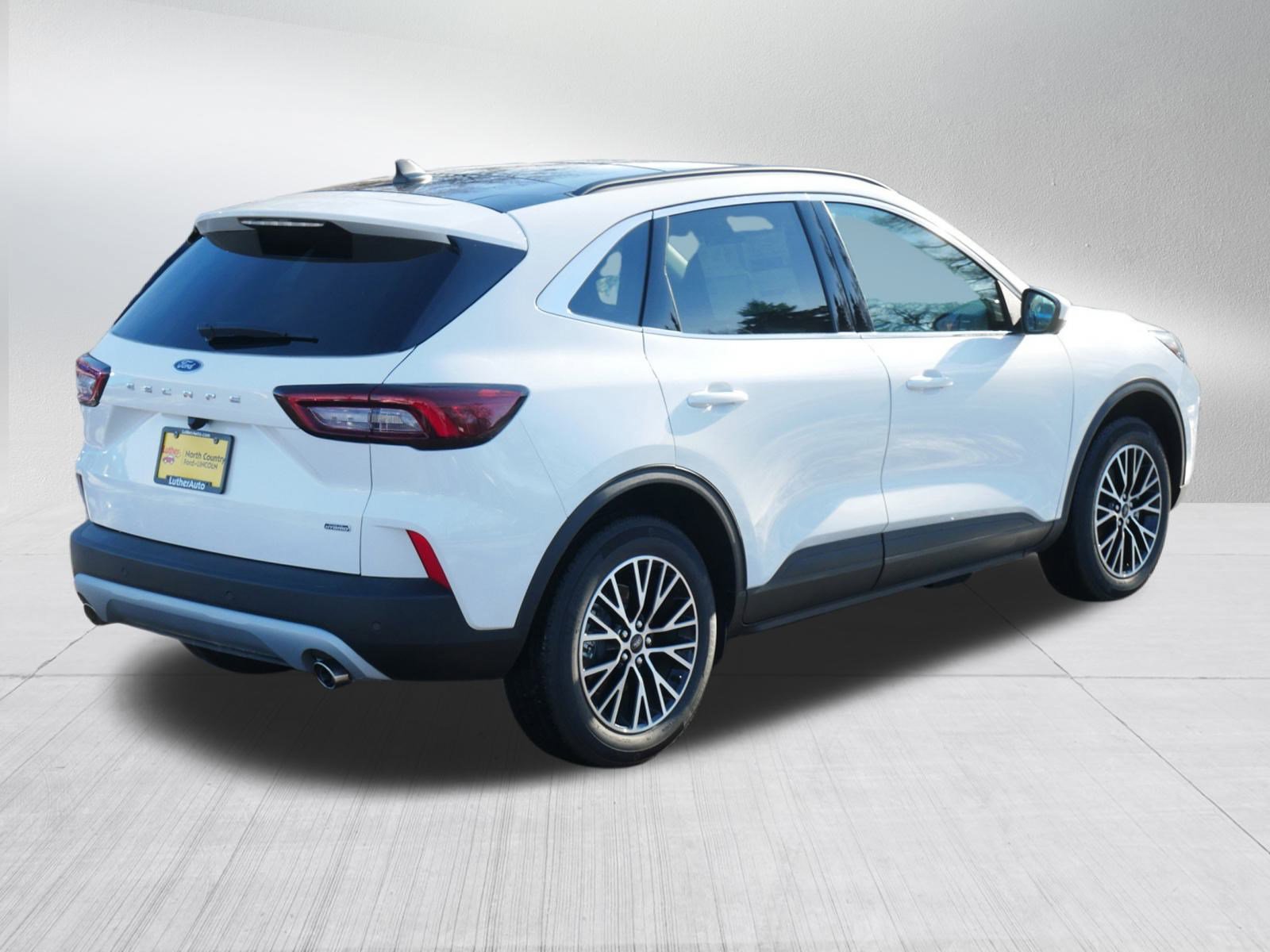 Used 2025 Ford Escape SE w/ PHEV Premium Package FWD image 7