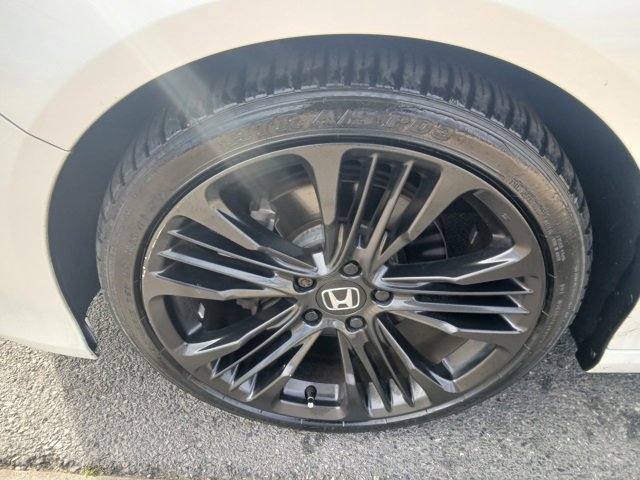 Used 2018 Honda Accord Touring image 48