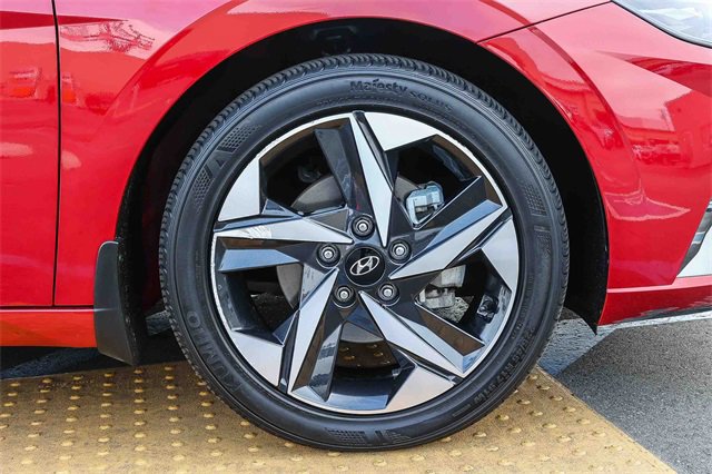 Certified 2023 Hyundai Elantra Limited image 9