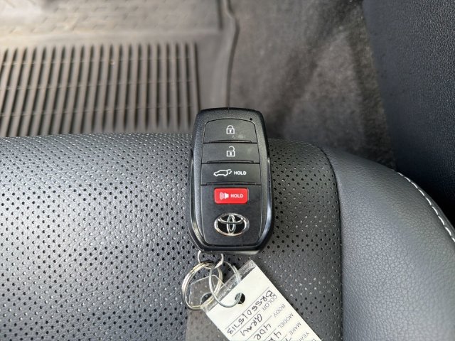 Used 2025 Toyota 4Runner TRD Off-Road Premium AWD/4WD image 34