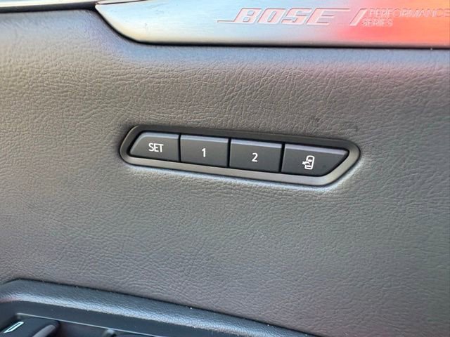 Used 2025 Cadillac XT6 Premium Luxury image 24