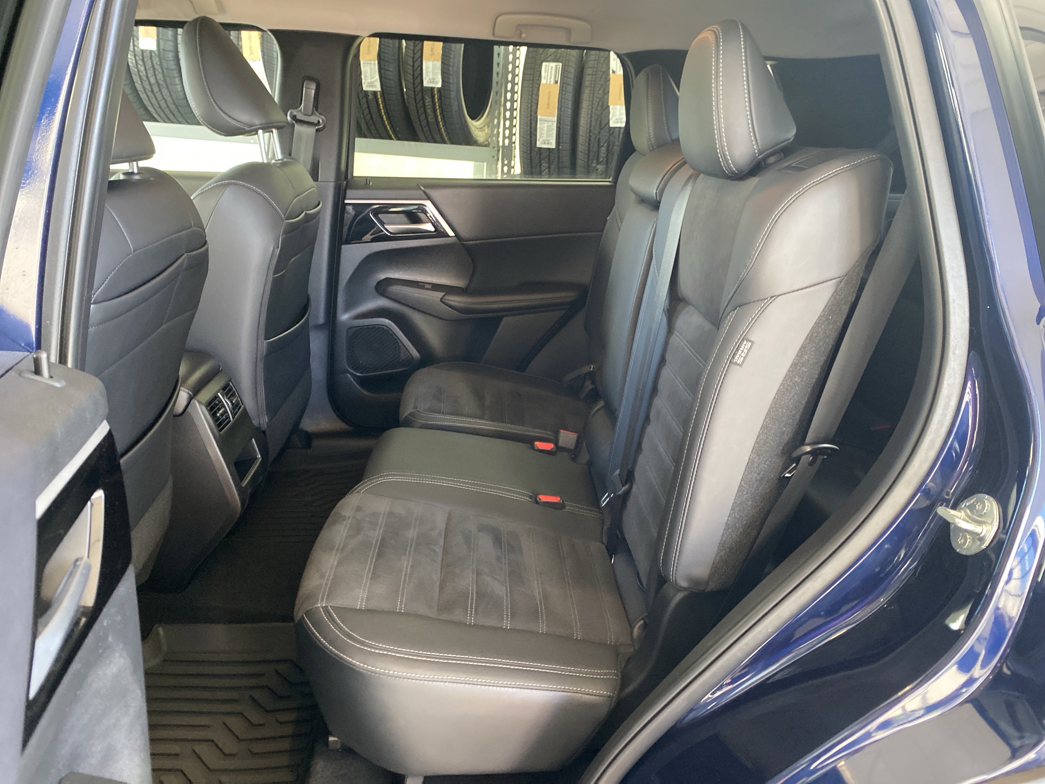 Used 2023 Mitsubishi Outlander SE image 23